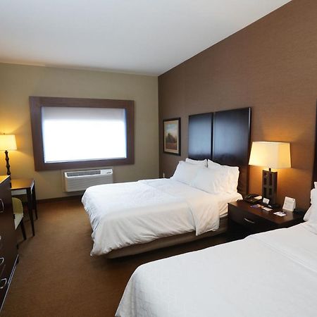 Creekside Hotel & Suites Кениънвил Екстериор снимка