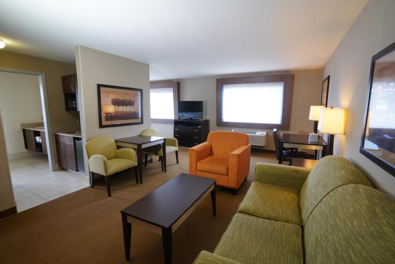 Creekside Hotel & Suites Кениънвил Екстериор снимка