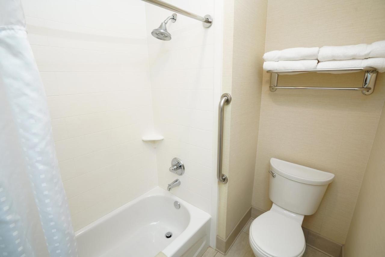 Creekside Hotel & Suites Кениънвил Екстериор снимка